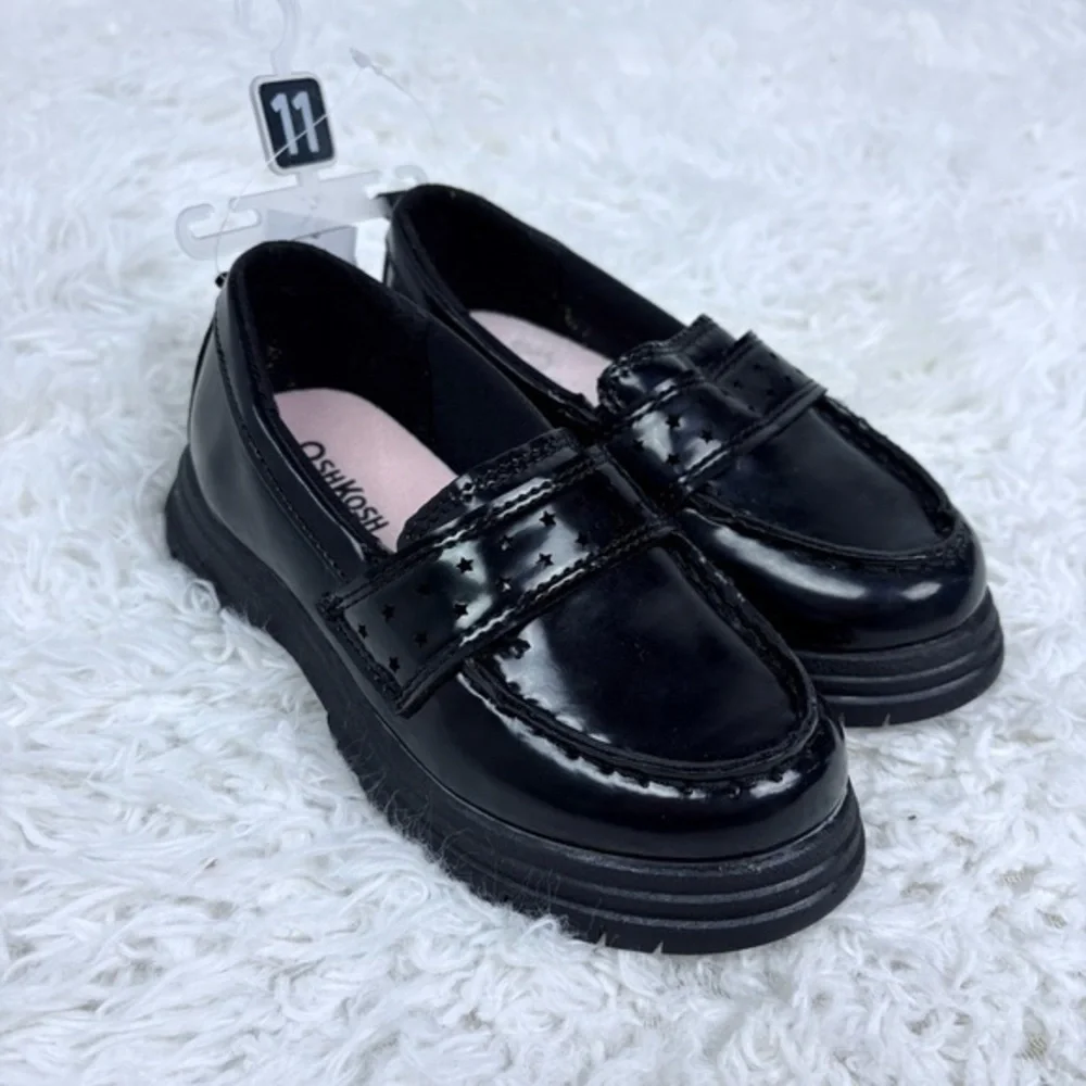 NWT OshKosh B'gosh Kids Black faux leather star print Loafers size 11
